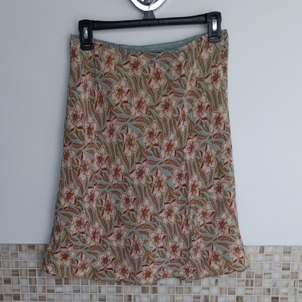 Vintage GAP A-Line Silk  Skirt with Floral Design in Cream and Red Lined